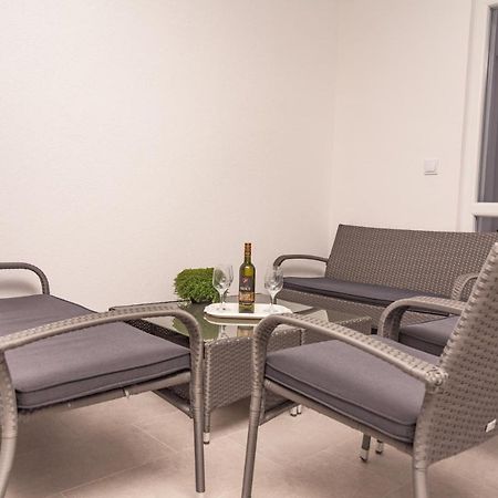 Apartmani Marijamagdalena Gračac Kültér fotó